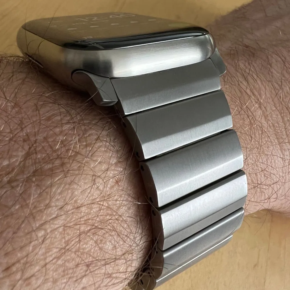 50％ Off | Luxury Titanium Band For Apple Watch Ultra 49mm 45 41 44 38 40 42MM Men Business Strap For iWatch Series 8 7 6 SE 5 4 3 Bracelet