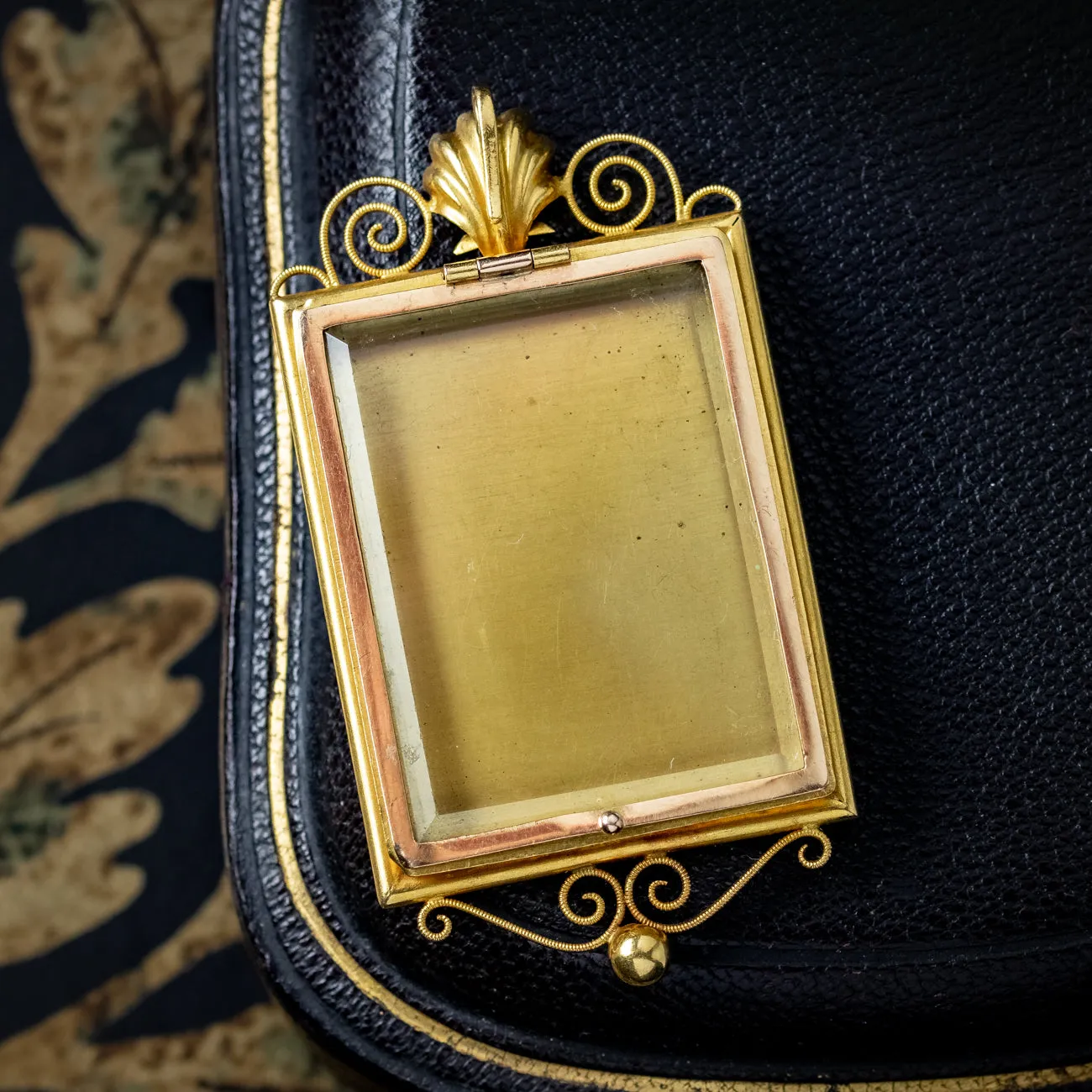 Antique Victorian Pietra Dura Flower Locket 18ct Gold