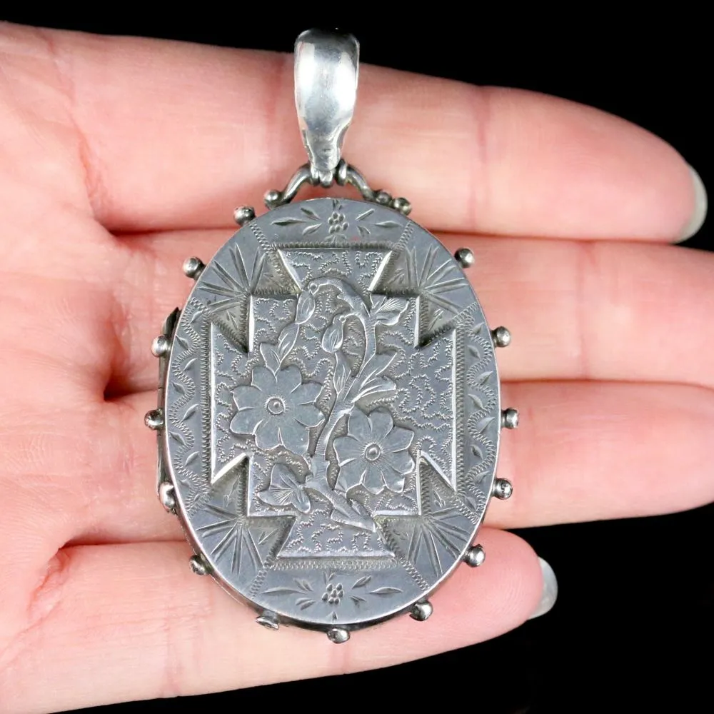 Antique Victorian Silver Locket Dated Birmingham 1885