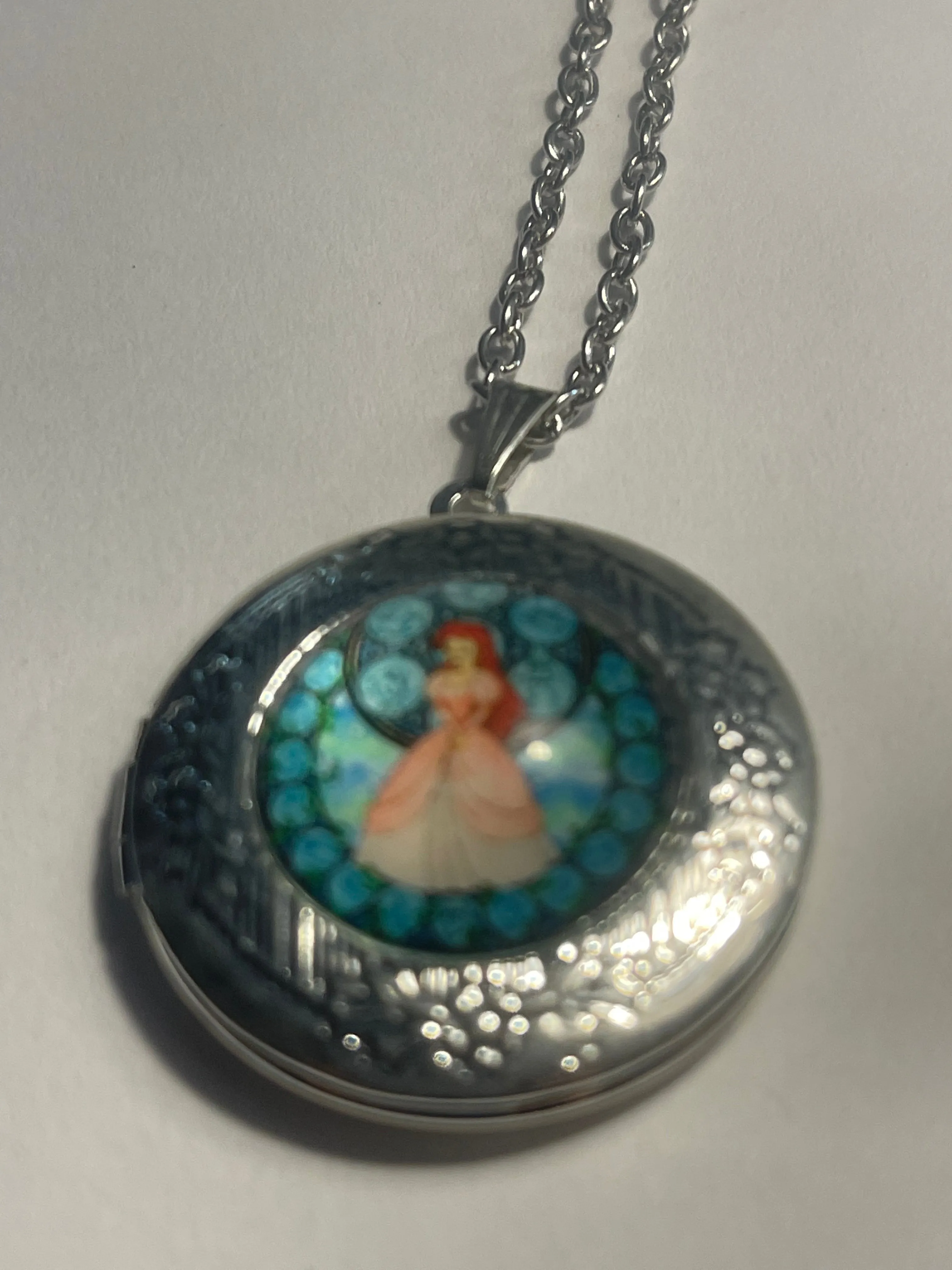 Ariel glass cabochon locket