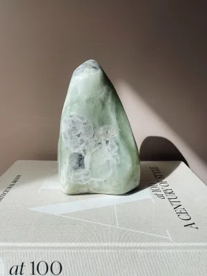 Jade Serpentijn stone size medium