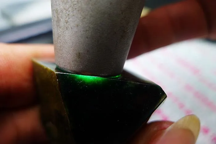 Natural Jade Rough Jadeite Raw (122g,5.2X4.3X3.6cm)