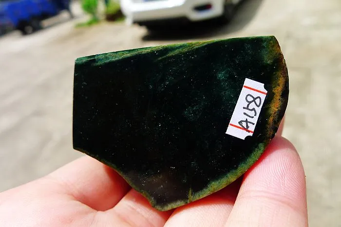 Natural Jade Rough Jadeite Raw (122g,5.2X4.3X3.6cm)