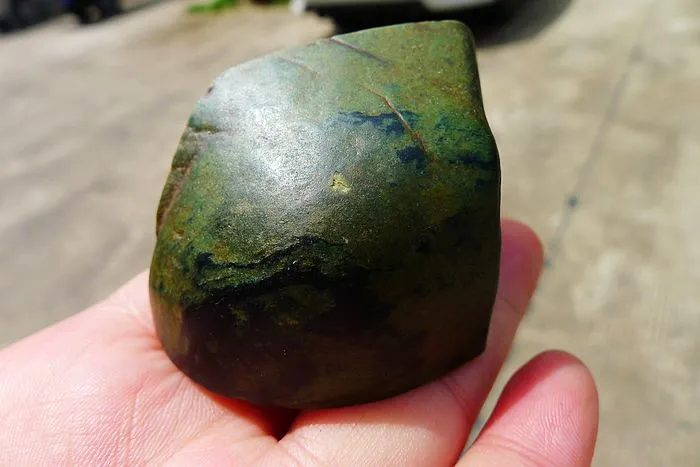 Natural Jade Rough Jadeite Raw (122g,5.2X4.3X3.6cm)