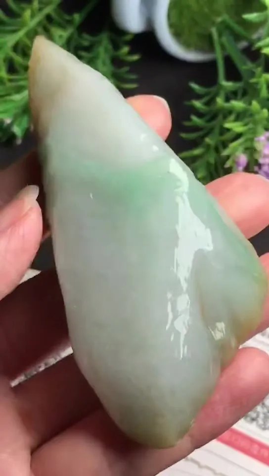 Natural Jade Rough Jadeite Raw (126g,9.1x3.9x2.6cm)-V4919