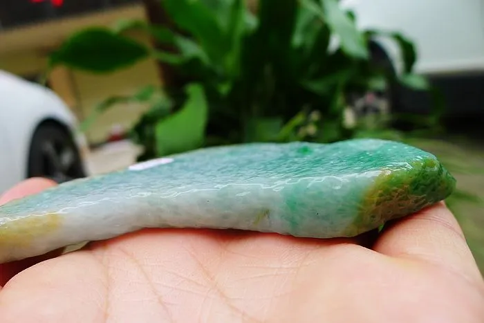 Natural Jade Rough Jadeite Raw (130g,7.8X7.7X1cm)