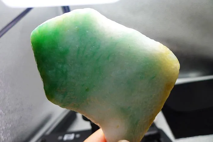 Natural Jade Rough Jadeite Raw (130g,7.8X7.7X1cm)