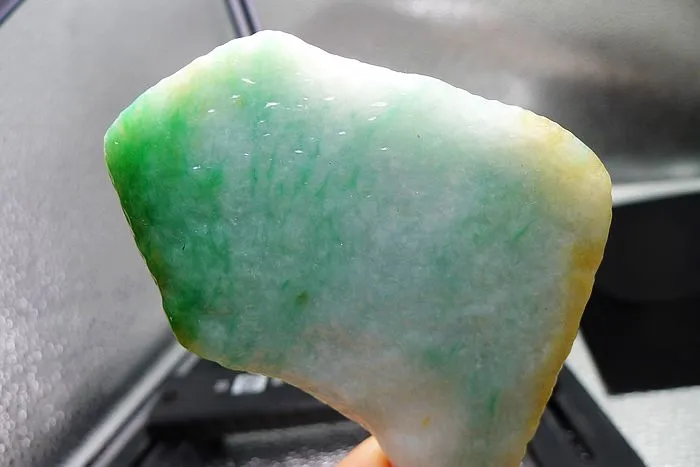 Natural Jade Rough Jadeite Raw (130g,7.8X7.7X1cm)