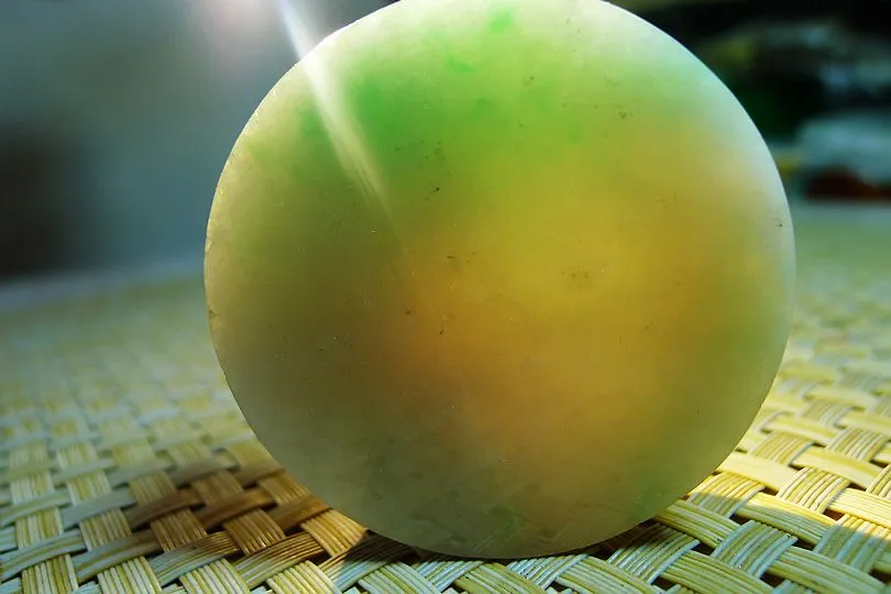 Natural Jade Rough Jadeite Raw (138g,5.35X5.35X1.8cm)