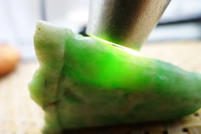Natural Jade Rough Jadeite Raw (144g,5.7X5.9X3.9cm)