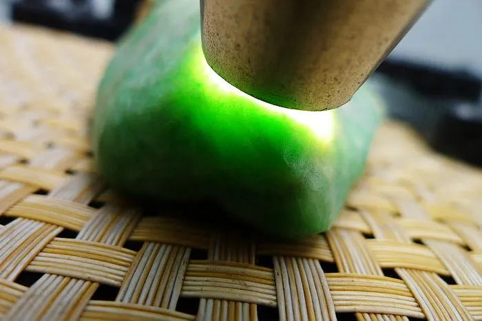 Natural Jade Rough Jadeite Raw (144g,5.7X5.9X3.9cm)