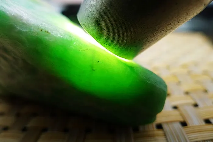 Natural Jade Rough Jadeite Raw (144g,5.7X5.9X3.9cm)