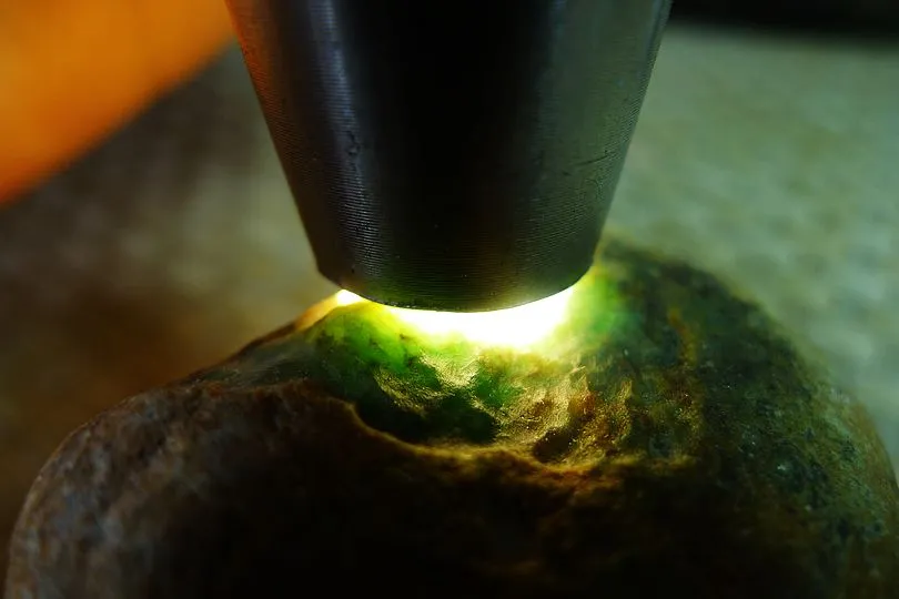 Natural Jade Rough Jadeite Raw (160g,5.2X4.8X3.8cm)