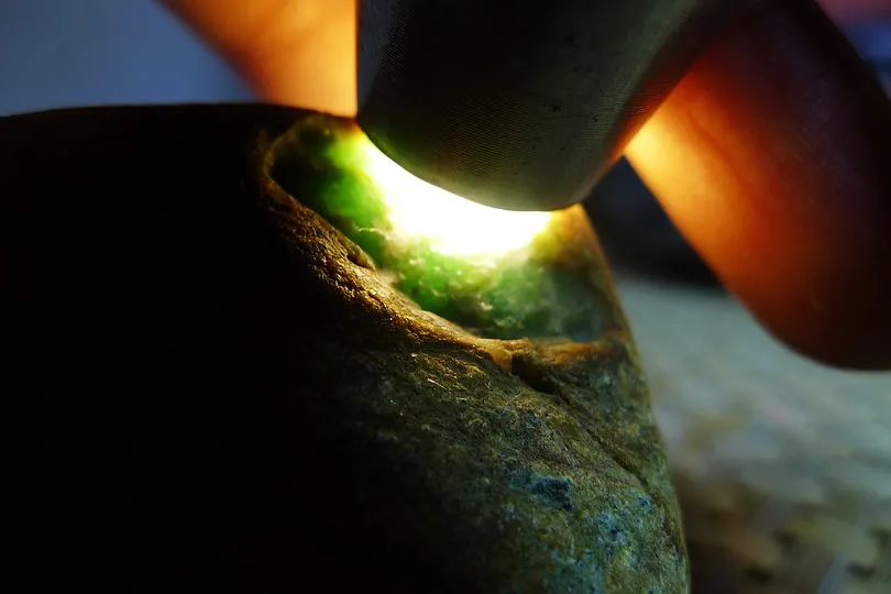 Natural Jade Rough Jadeite Raw (160g,5.2X4.8X3.8cm)