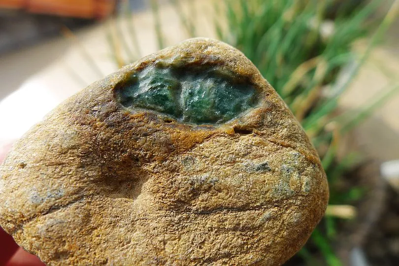 Natural Jade Rough Jadeite Raw (160g,5.2X4.8X3.8cm)