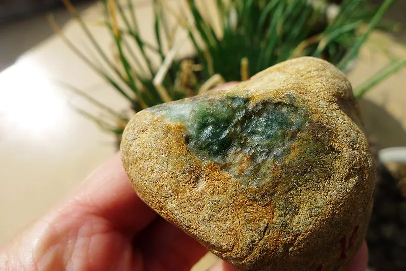 Natural Jade Rough Jadeite Raw (160g,5.2X4.8X3.8cm)