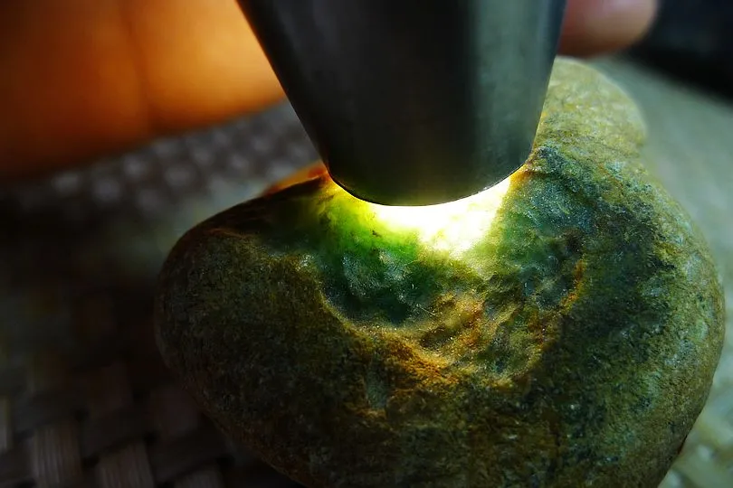 Natural Jade Rough Jadeite Raw (160g,5.2X4.8X3.8cm)