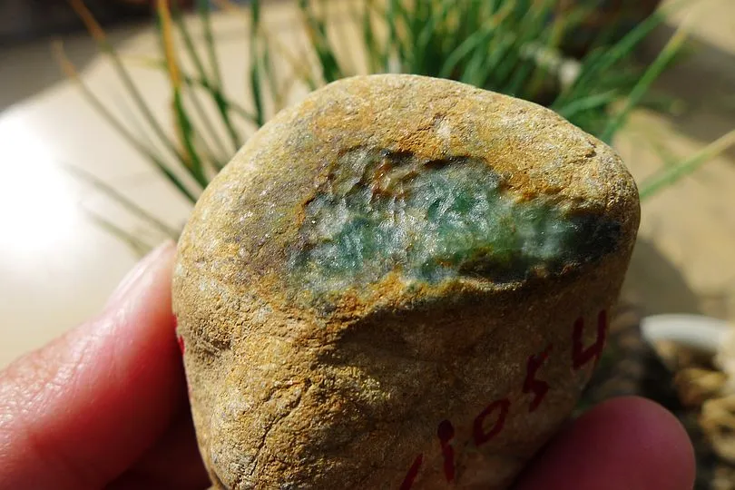 Natural Jade Rough Jadeite Raw (160g,5.2X4.8X3.8cm)