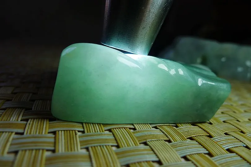 Natural Jade Rough Jadeite Raw (184g,7.4X6.8X1.8cm)