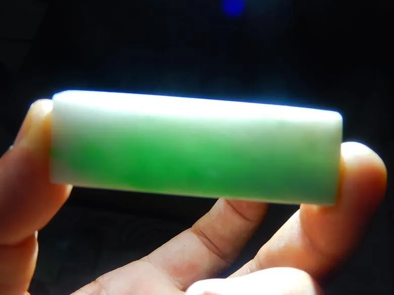 Natural Jade Rough Jadeite Raw (26g, 56X16X9mm)