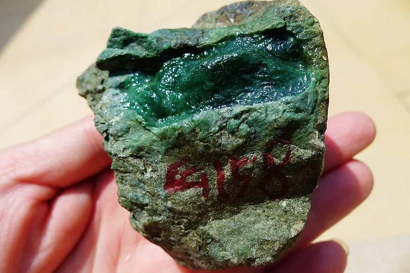 Natural Jade Rough Jadeite Raw (271g,6.6X6.5X4.5cm)