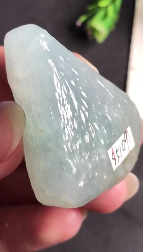 Natural Jade Rough Jadeite Raw (32g,4.3X3.6X1.2cm)-V5109