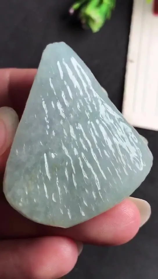 Natural Jade Rough Jadeite Raw (32g,4.3X3.6X1.2cm)-V5109
