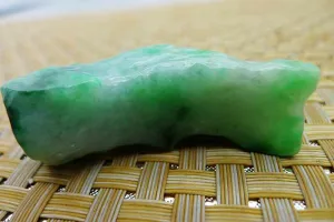 Natural Jade Rough Jadeite Raw (35g,4.8X1.8X1.6cm)