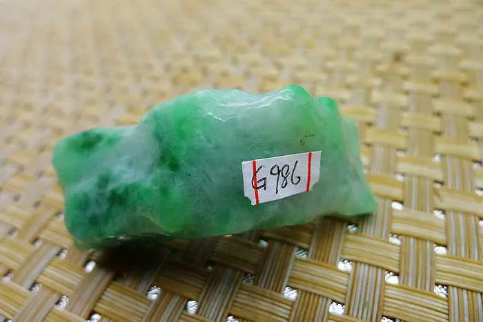Natural Jade Rough Jadeite Raw (35g,4.8X1.8X1.6cm)