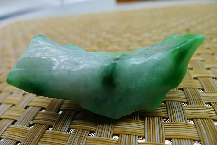 Natural Jade Rough Jadeite Raw (35g,4.8X1.8X1.6cm)