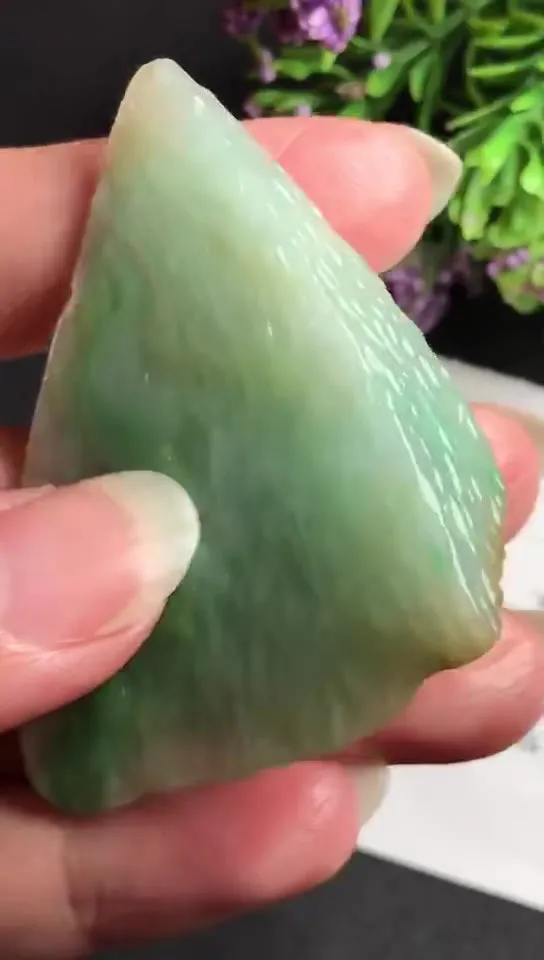 Natural Jade Rough Jadeite Raw (5.3x3.8x1.8cm)-S3205