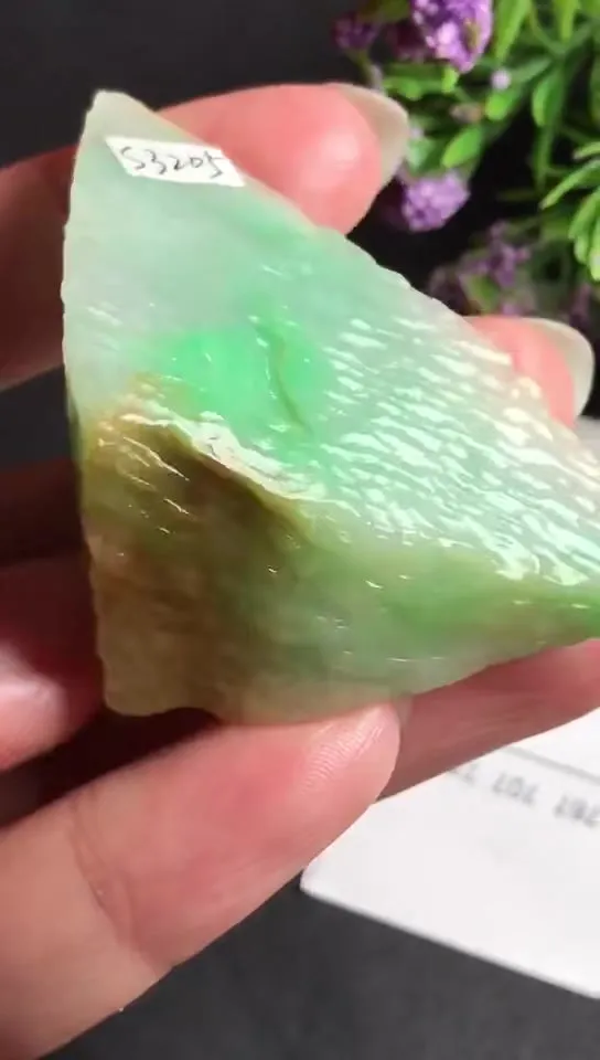 Natural Jade Rough Jadeite Raw (5.3x3.8x1.8cm)-S3205