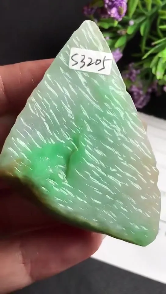 Natural Jade Rough Jadeite Raw (5.3x3.8x1.8cm)-S3205