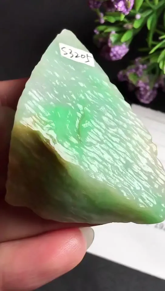 Natural Jade Rough Jadeite Raw (5.3x3.8x1.8cm)-S3205
