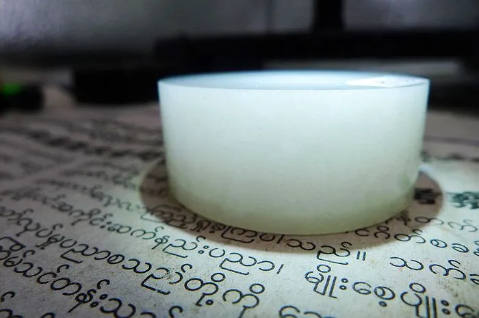 Natural Jade Rough Jadeite Raw (70g,4X1.7cm)