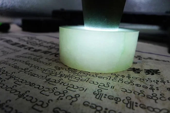 Natural Jade Rough Jadeite Raw (70g,4X1.7cm)