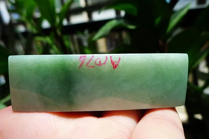 Natural Jade Rough Jadeite Raw (94g,6.7X2.1X2.0cm)