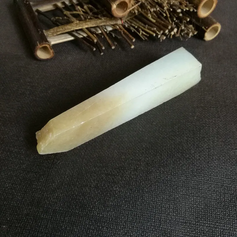 Natural Kunlun Jade Rough Nephrite Raw (106g, 10x2x2.5cm)