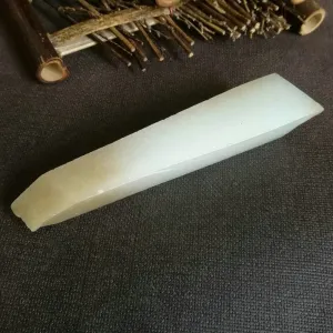 Natural Kunlun Jade Rough Nephrite Raw (106g, 10x2x2.5cm)