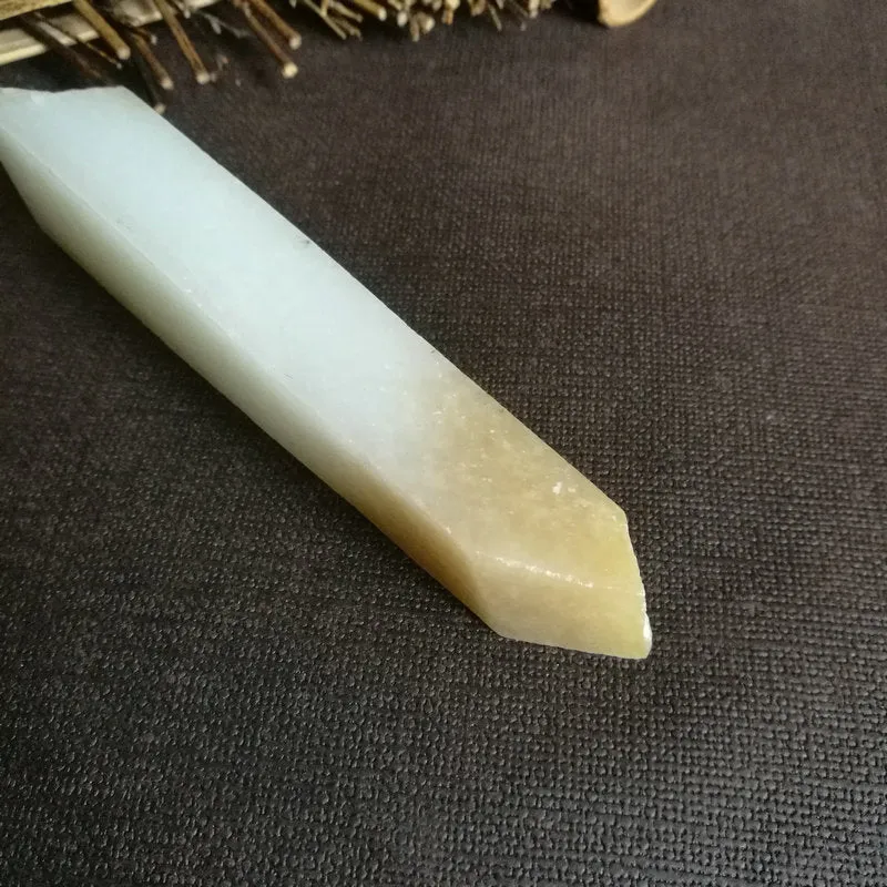 Natural Kunlun Jade Rough Nephrite Raw (106g, 10x2x2.5cm)