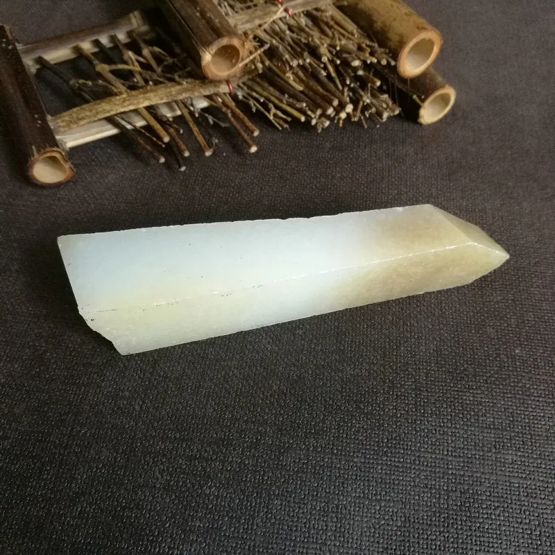 Natural Kunlun Jade Rough Nephrite Raw (106g, 10x2x2.5cm)