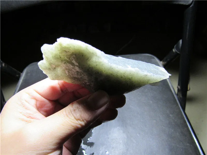 Natural Kunlun Jade Rough Nephrite Raw (108.66g, 100X48X22mm)