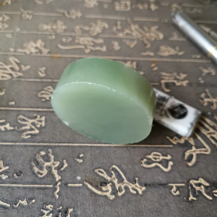 Natural Kunlun Jade Rough Nephrite Raw (141g, 5.9X5.9X1.7cm)