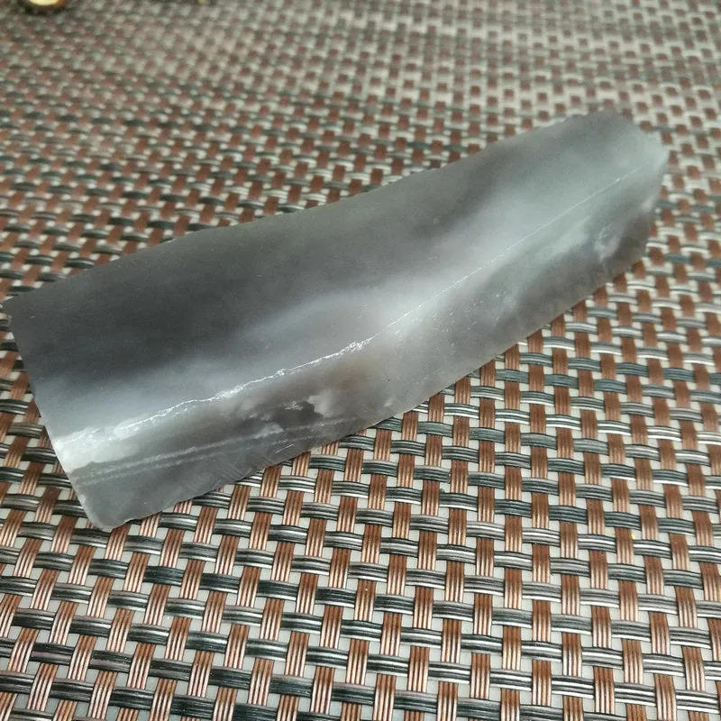 Natural Kunlun Jade Rough Nephrite Raw (189g, 11X2.9X2.4cm)