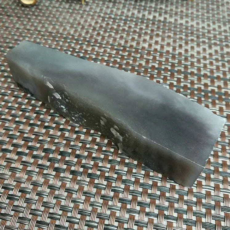Natural Kunlun Jade Rough Nephrite Raw (189g, 11X2.9X2.4cm)