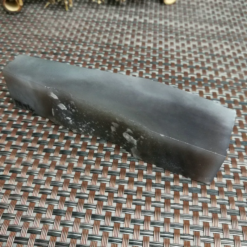 Natural Kunlun Jade Rough Nephrite Raw (189g, 11X2.9X2.4cm)