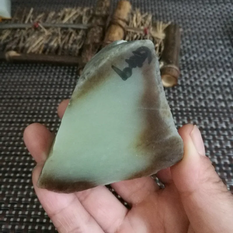 Natural Kunlun Jade Rough Nephrite Raw (201g, 7X5X4.5cm)