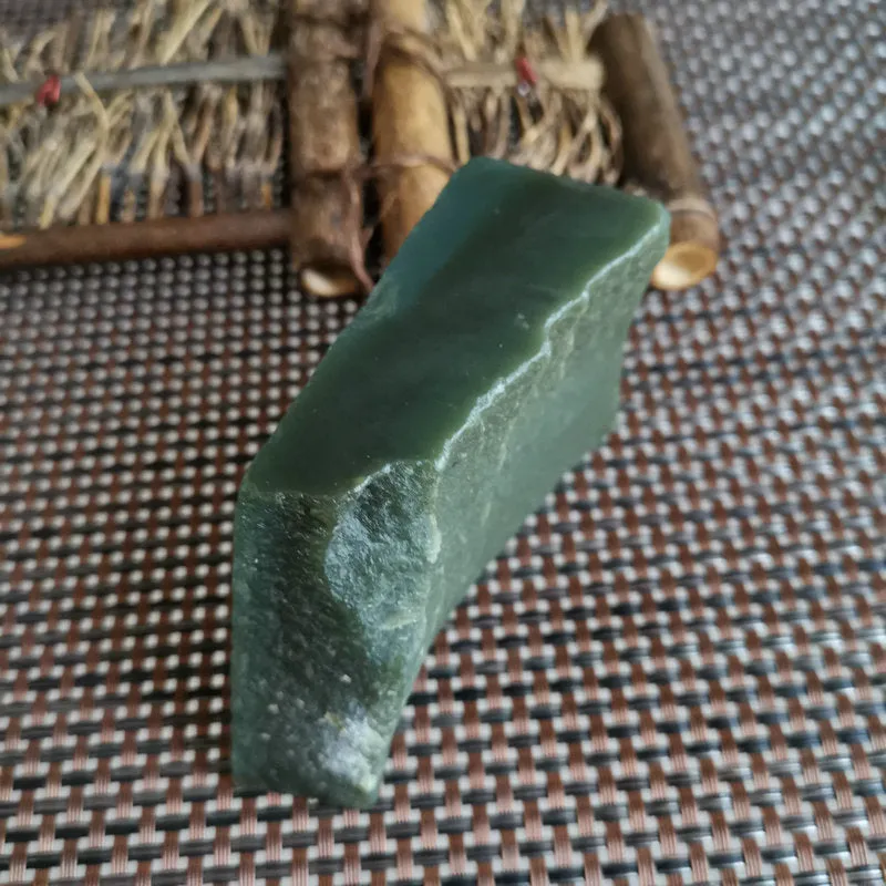 Natural Kunlun Jade Rough Nephrite Raw (306g, 8.5X5.8X3.3cm)