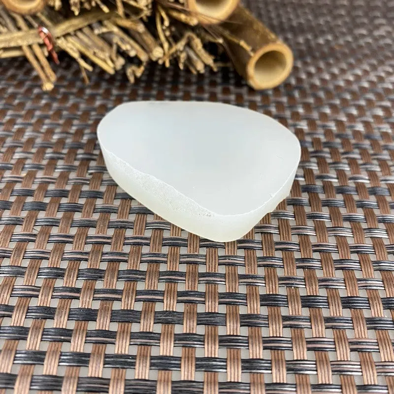 Natural Kunlun Jade Rough Nephrite Raw (38g,4.7X3.3X1.0cm)