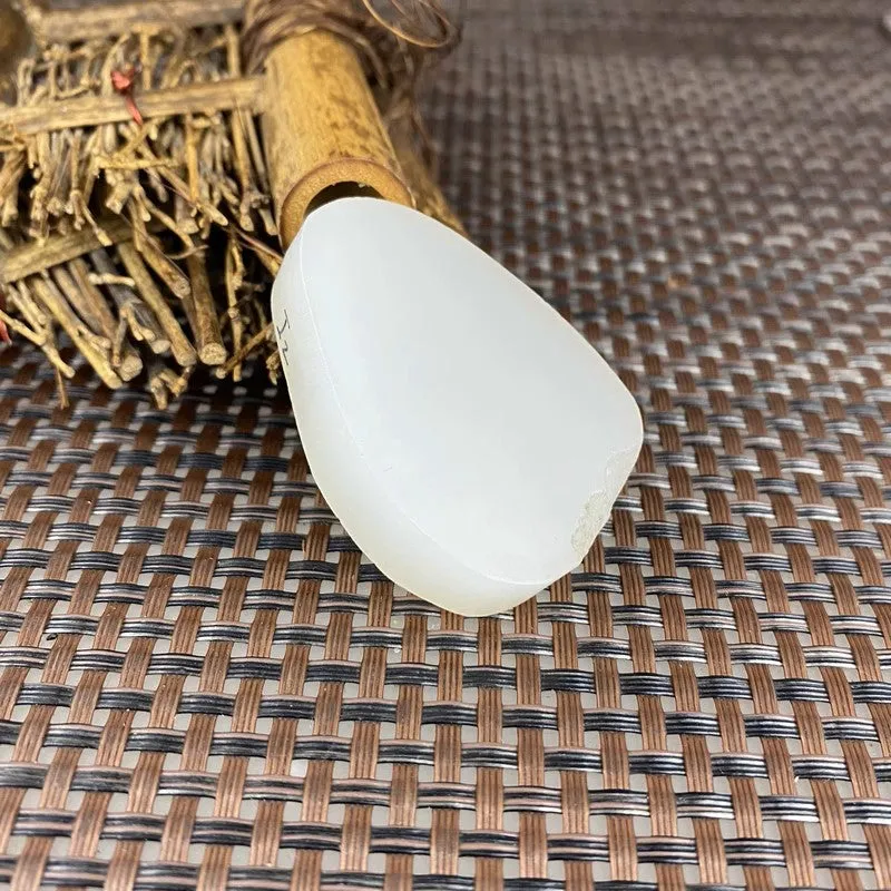 Natural Kunlun Jade Rough Nephrite Raw (38g,4.7X3.3X1.0cm)